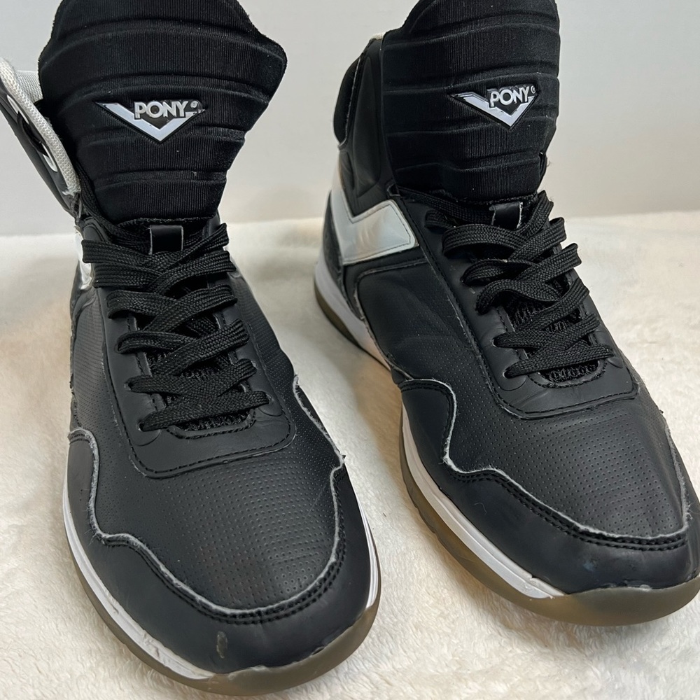 Vintage Pony basketball shoes 9.5 M